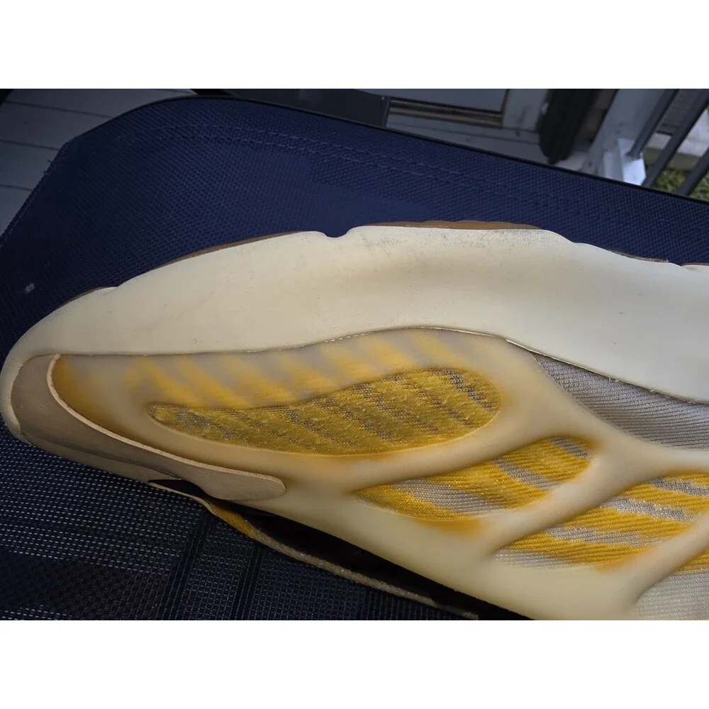 adidas Yeezy 700 V3 Safflower Sneakers Men's Size 9 HP5425 Yellow Black